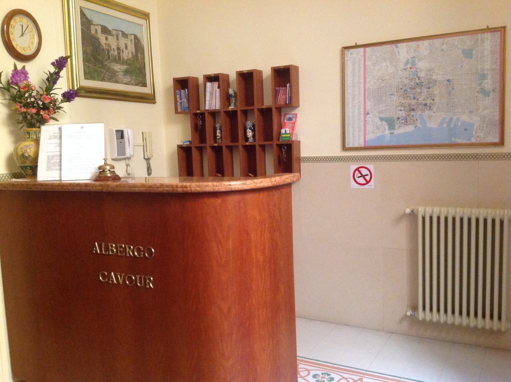 Cavour *