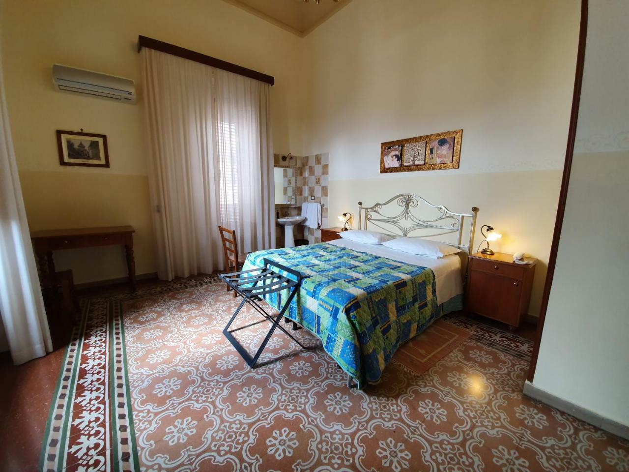 Cavour Hotel *