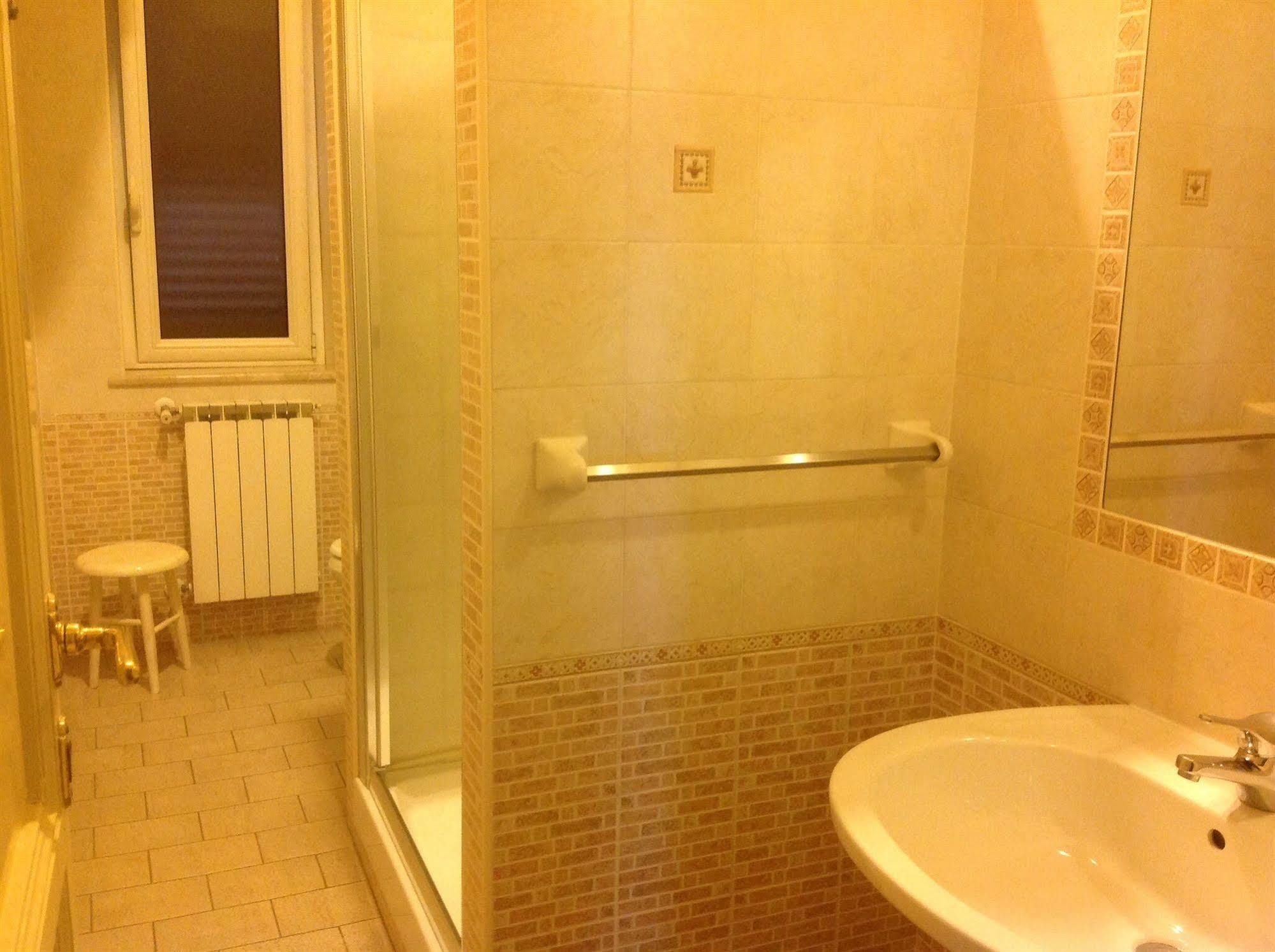 Cavour Hotel *