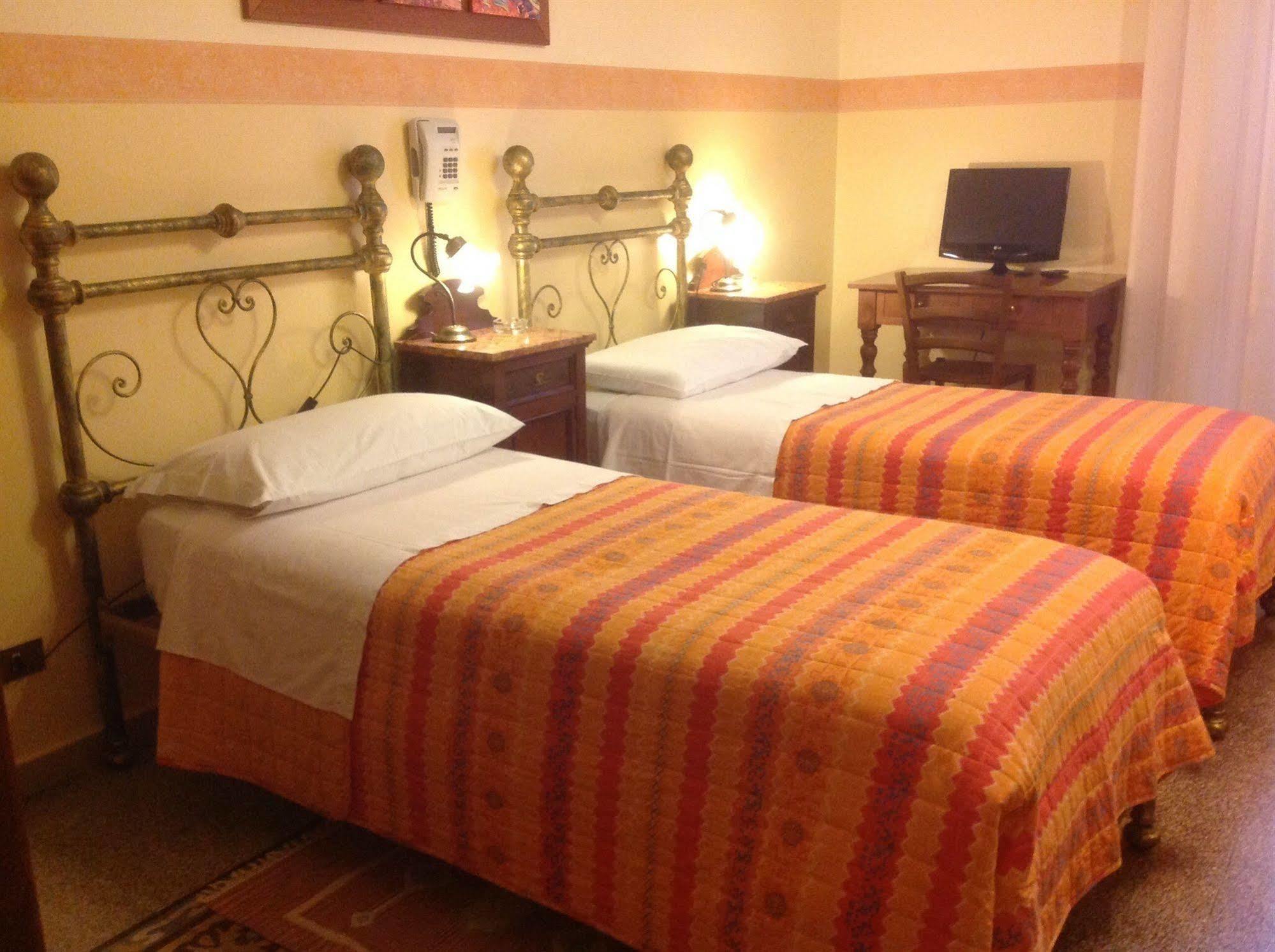 Cavour Hotel *